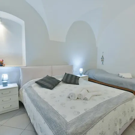 Perla Rossa - Bilocale In Centro A Due Passi Dal Mare