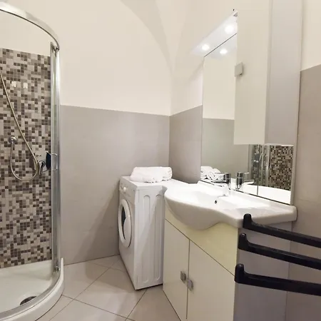 Apartment Perla Rossa - Bilocale In Centro A Due Passi Dal Mare *